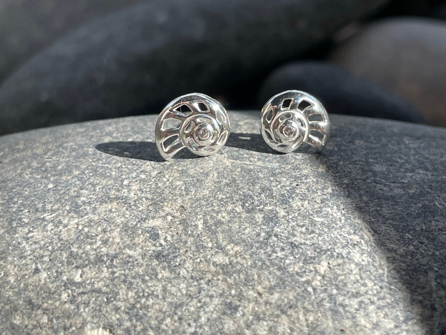 Shell - 925 Sterling Silver Cubic Zirconia CZ Stud Earrings