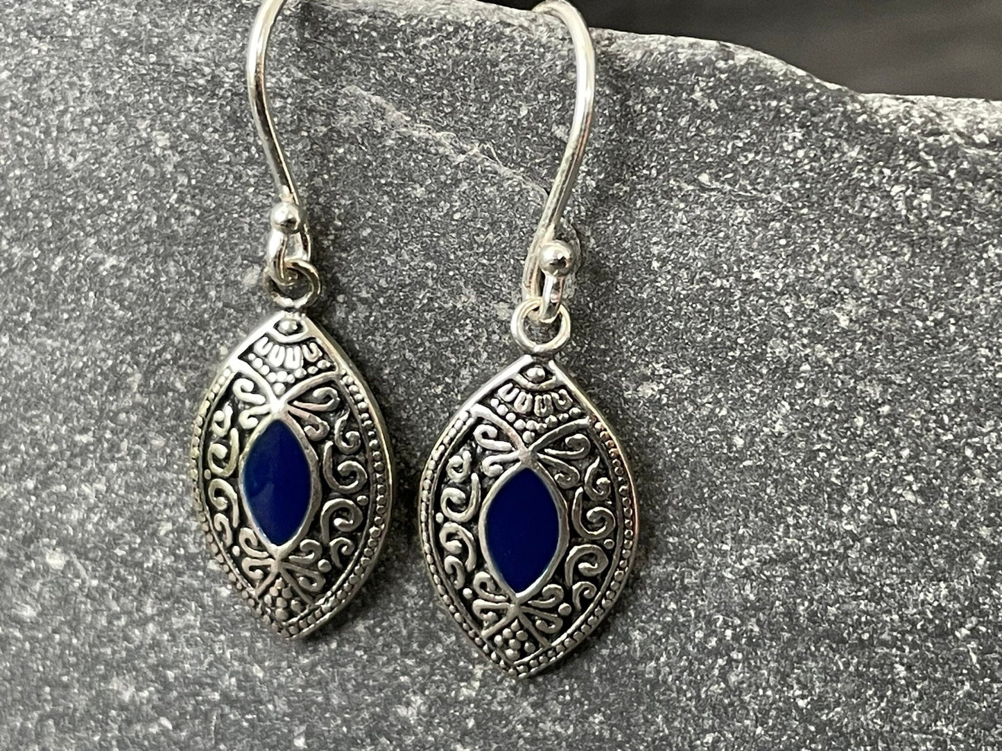 Marquise Bali - 925 Sterling Silver Plain Earrings - Dark Blue Enamel, Oval.