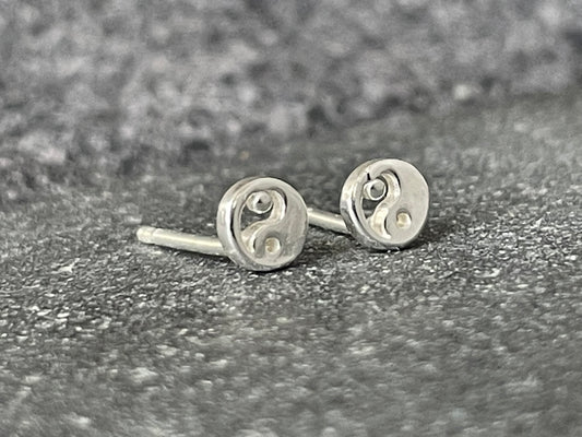 Mini Yin Yang - 925 Sterling Silver Plain Ear Studs