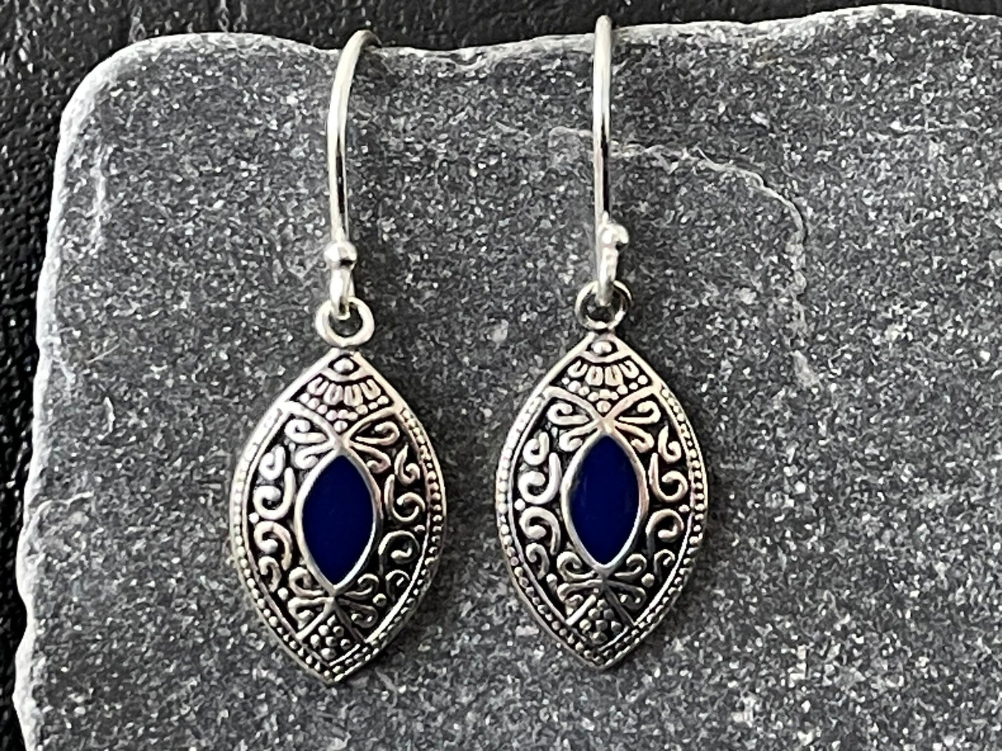 Marquise Bali - 925 Sterling Silver Plain Earrings - Dark Blue Enamel, Oval.