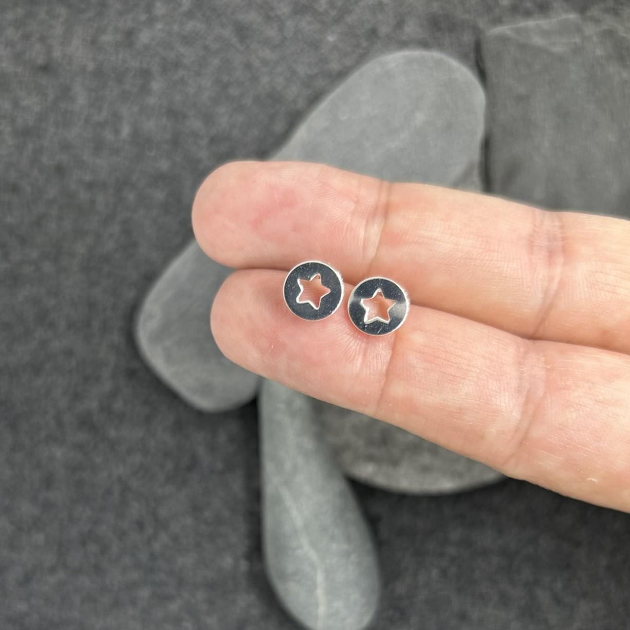 Star Disc - 925 Sterling Silver Plain Ear Studs