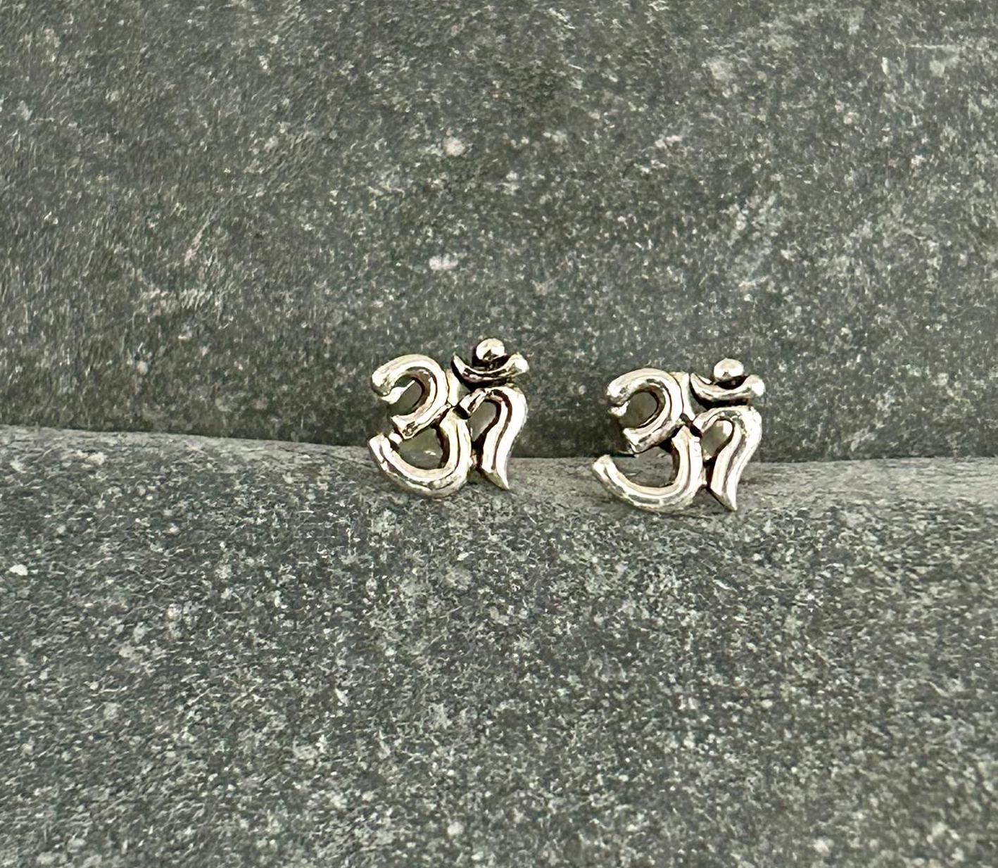 Om - 925 Sterling Silver Plain Stud Earrings