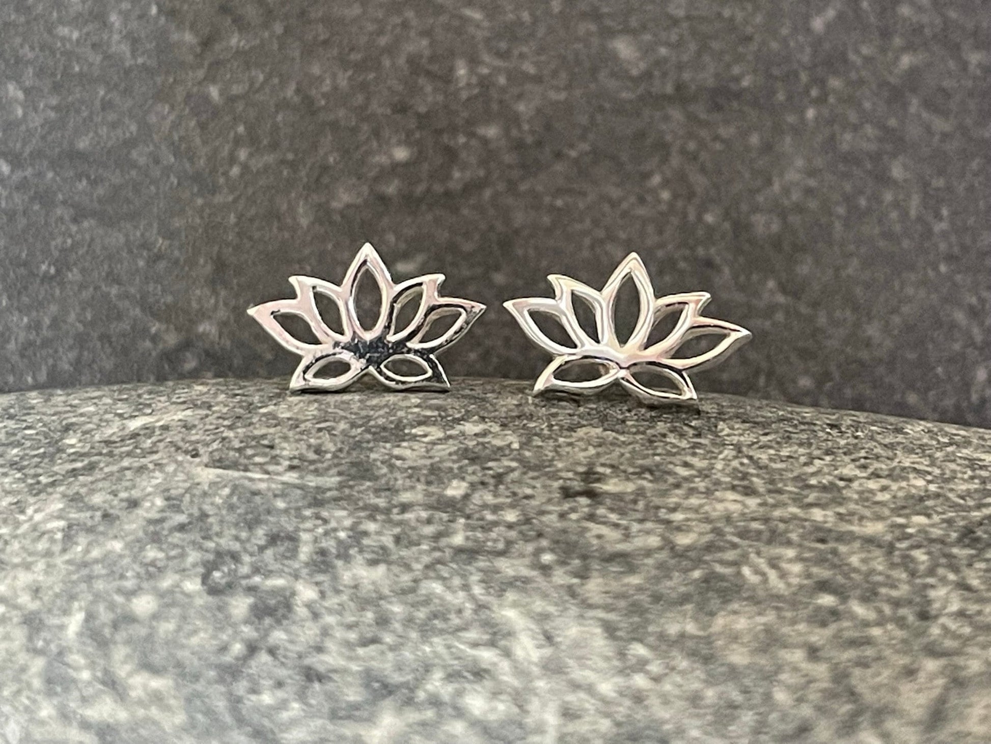 Lotus Flower - 925 Sterling Silver Plain Stud Earrings