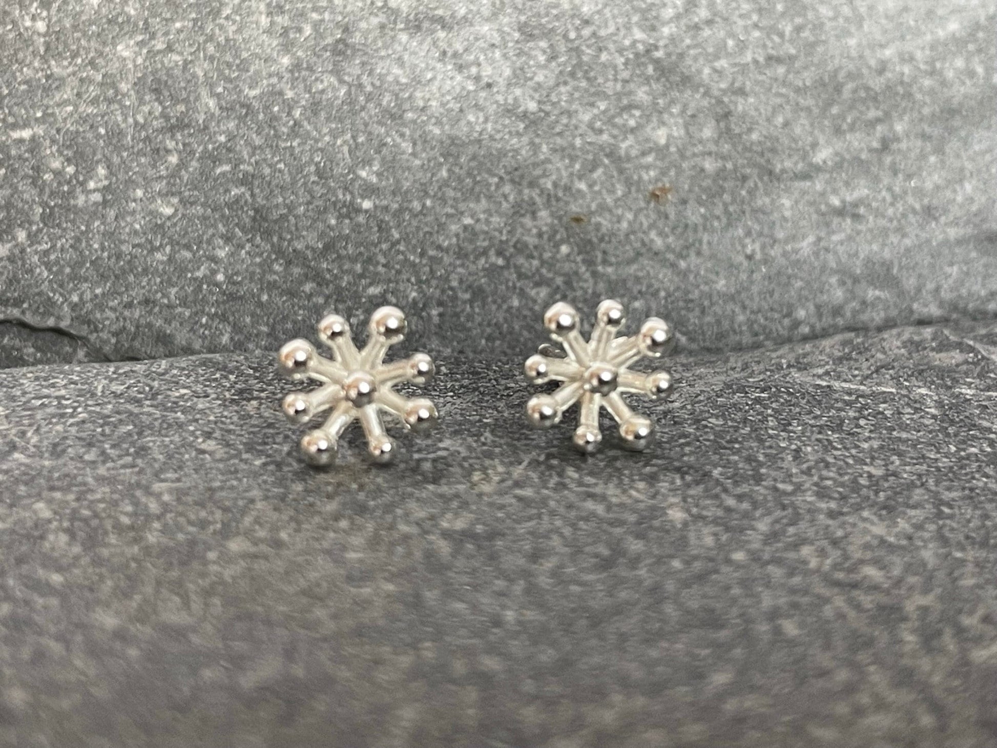 Flower Seed Head - 925 Sterling Silver Stud Earrings Boxed