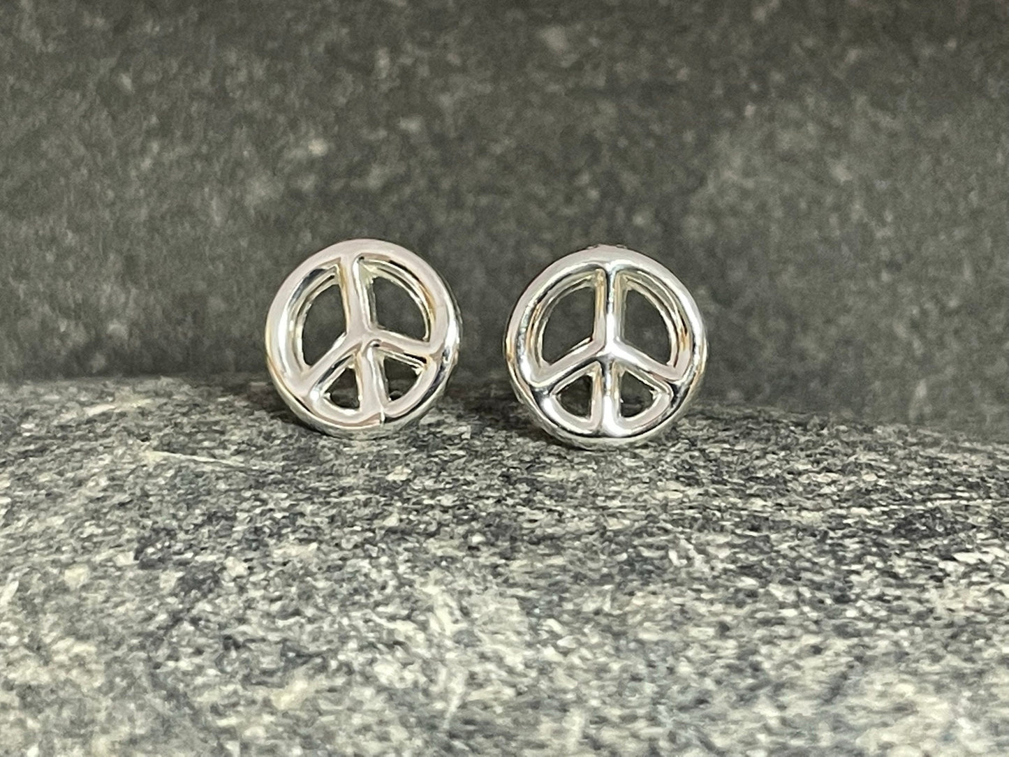 Peace (medium) - 925 Sterling Silver Plain Stud Earrings