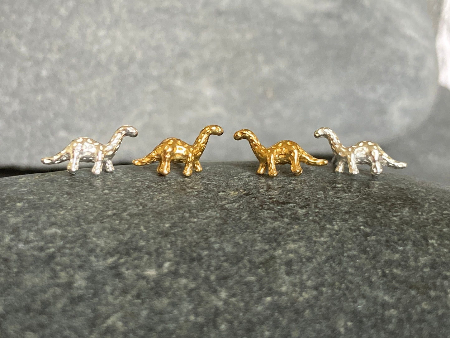 Dinosaur Brontosaurus - 14ct Gold Plated 925 Sterling Silver Stud Earrings - Boxed