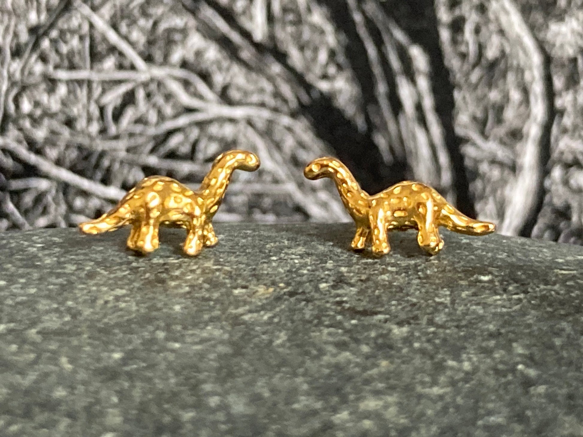 Dinosaur Brontosaurus - 14ct Gold Plated 925 Sterling Silver Stud Earrings - Boxed