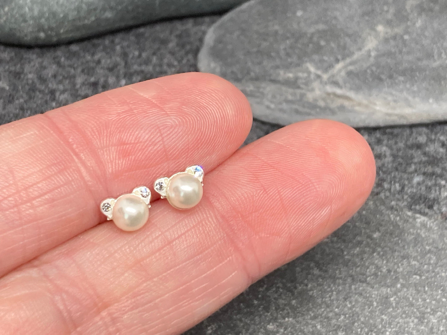 Pearl Bears - 925 Sterling Silver Stud Earrings - Cubic Zirconia Ears