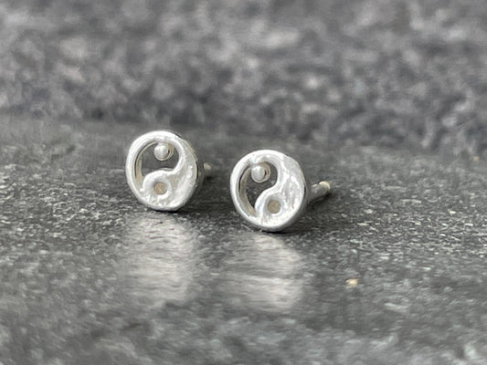 Mini Yin Yang - 925 Sterling Silver Plain Ear Studs