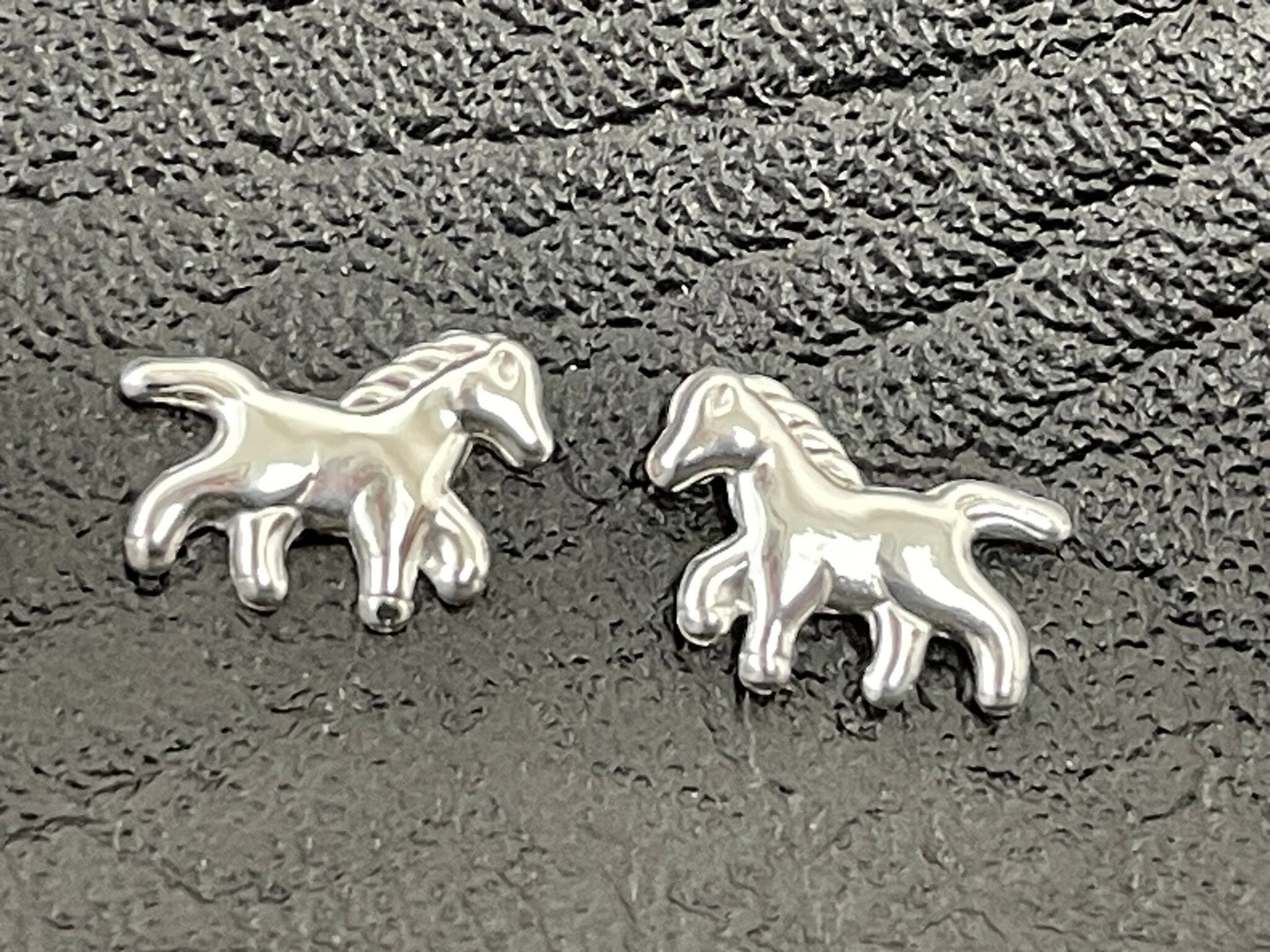 Horse - 925 Sterling Silver Plain Stud Earrings Boxed