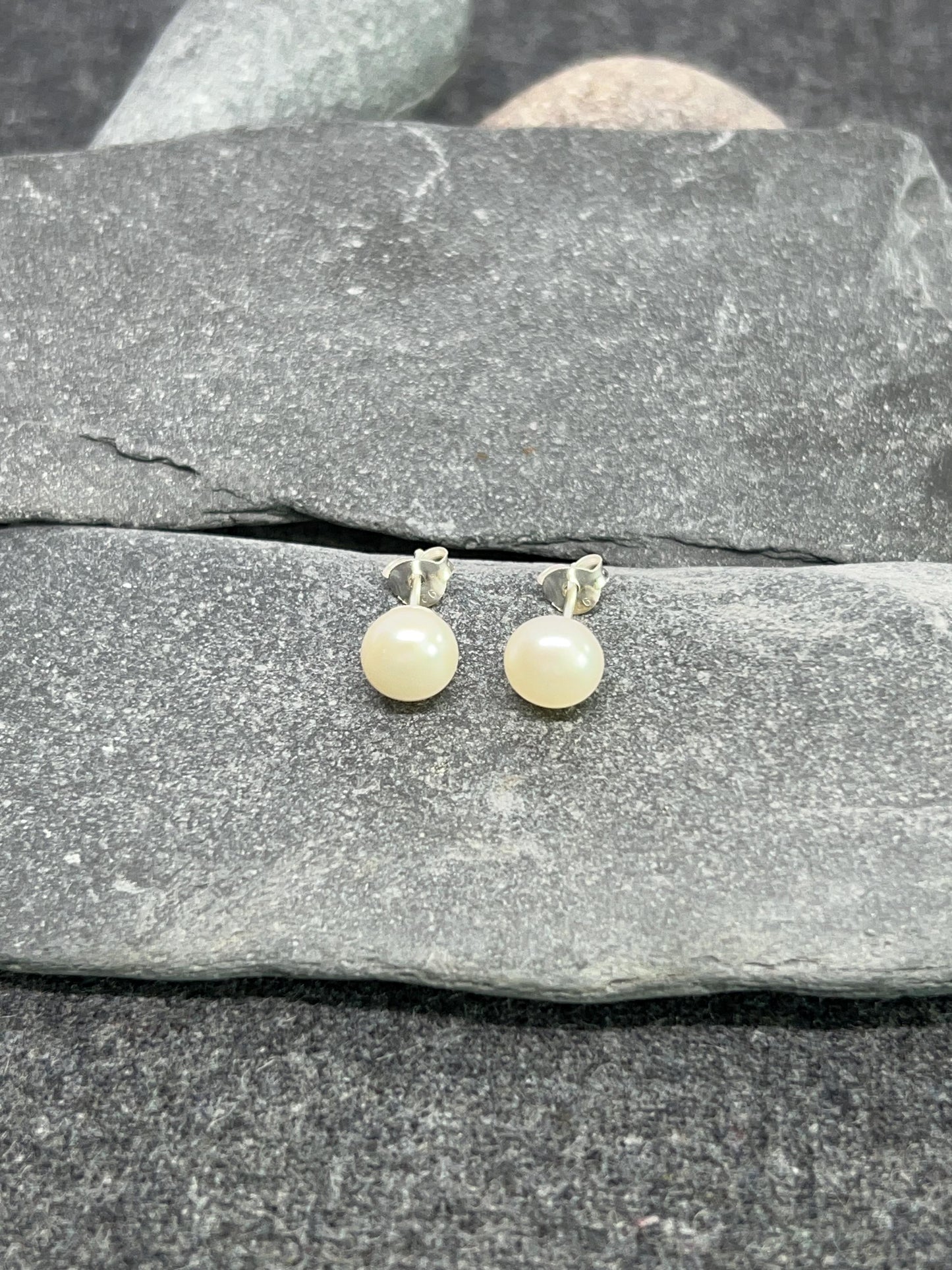 Freshwater Pearl - 7mm 925 Sterling Silver Stud Earrings