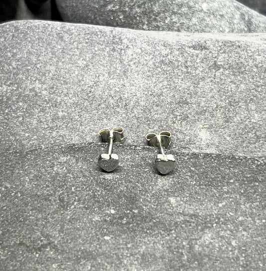Heart Mini - 925 Sterling Silver Plain Stud Earrings
